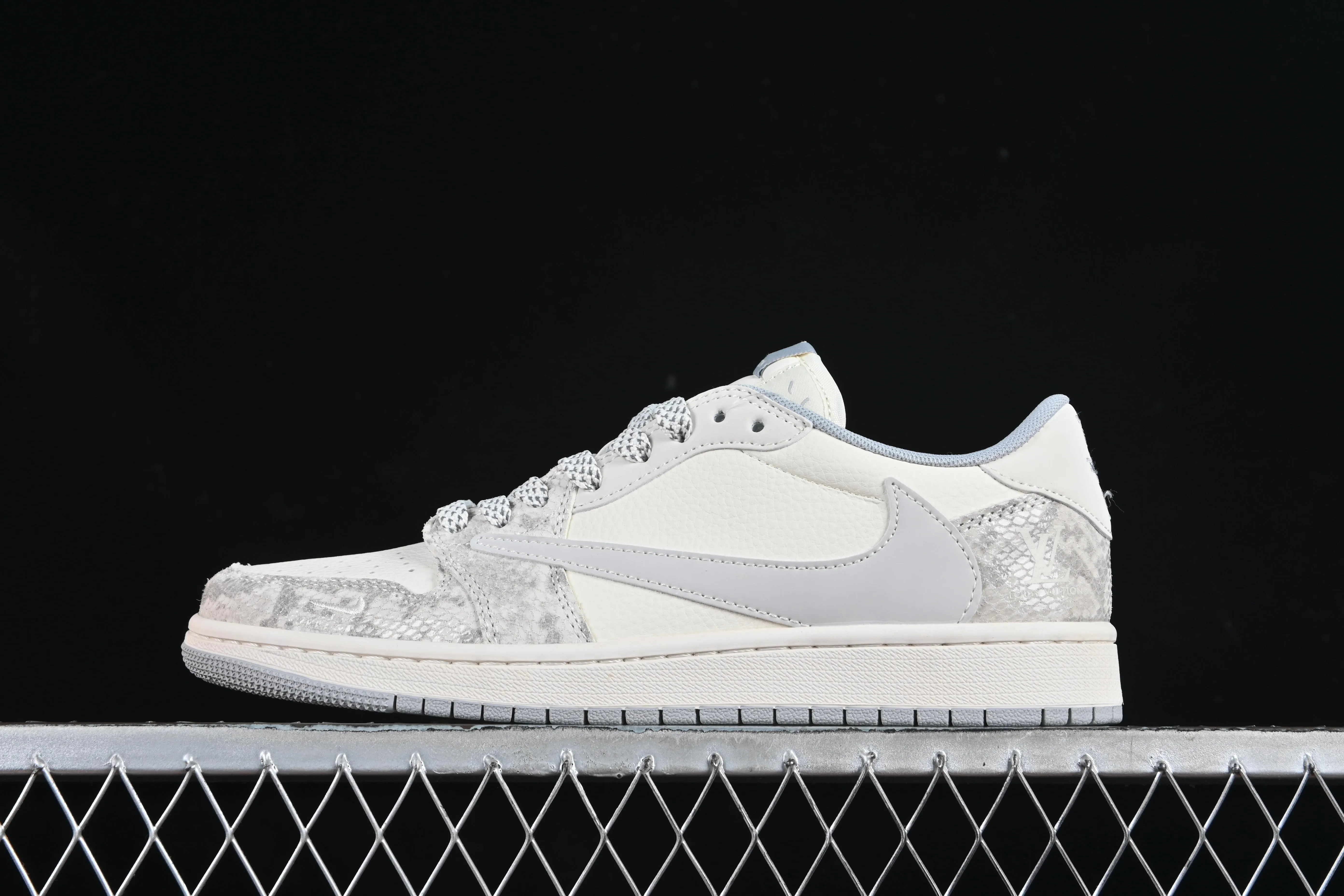 All categories Air Jordan Jordan series basketball shoes Air Jordan 1 Low High-end customized low-top sneakers Travis Scott x Fragment Design x Air Jordan 1 Low OG SP AJ1 Joe 1 LV joint gray snake pattern low-top cultural casual sneakers XS7089-620